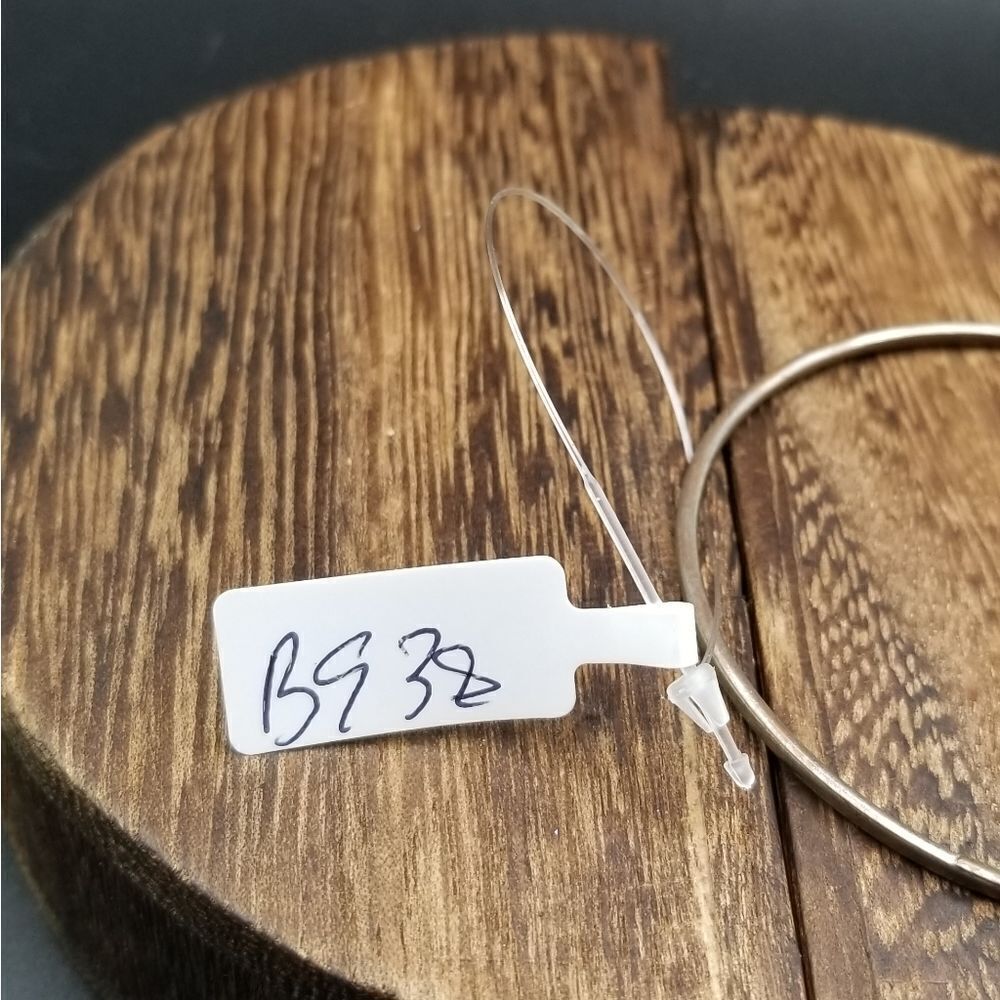 Silver tone slider bracelet B938 - Picture 2 of 4